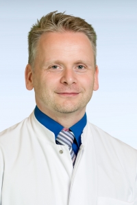 Priv.-Doz. Dr. med. Björn Rath, Leitender Oberarzt und stellv. Klinikdirektor, Klinik für Orthopädie