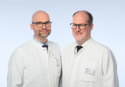 20260317_Gruppenfoto_Jonigk,Ackermann_01_blau